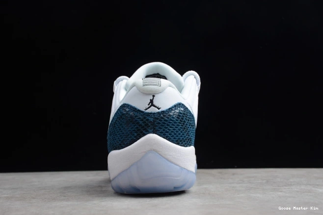 11 Blue Low Jordan Snakeskin CD6846-102 Air Navy 0730